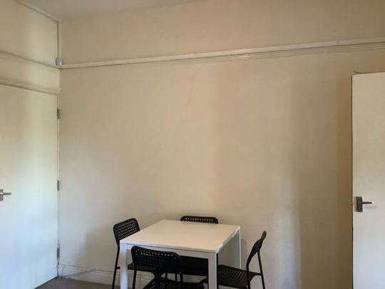 4 Bedroom Terraced To Rent in Nottingham - Photo 1