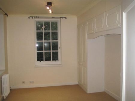 Two bed apartment- Westfield Hall Birmingham - Student Accommodation - Photo 4