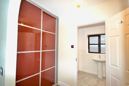 5 bedroom detached house to rent - Photo 5