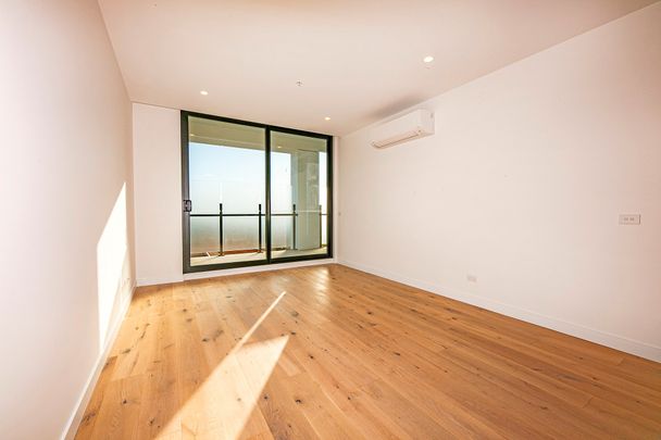 Modern Living in the Heart of Bentleigh - Photo 1