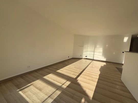 Location Appartement 4 pièces 81m² NICE 06200 - Photo 1