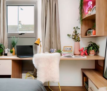 Large Ensuite - Photo 1