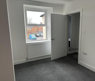 4 bedroom terraced house to rent - Photo 6