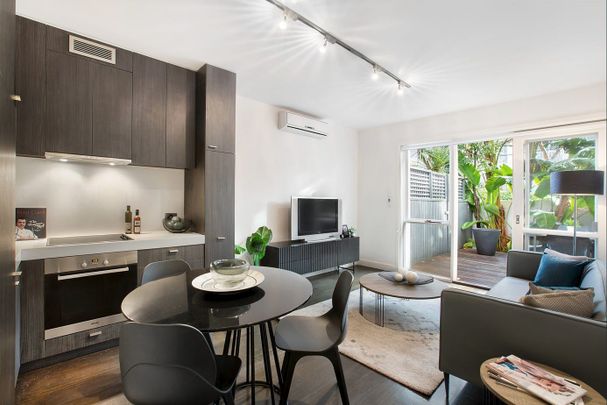 2/74 Mathoura Road TOORAK - Photo 1