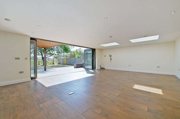 A modern family home offering bright and stylish accommodation arranged over two floors - Photo 1