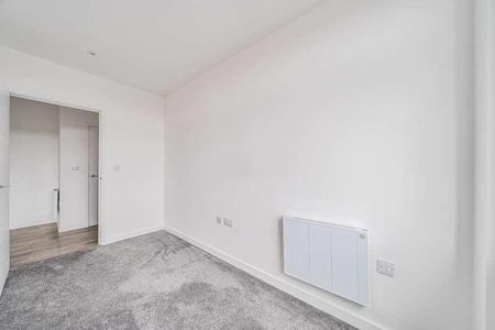 London Road, Staines-upon-thames, TW18 - Photo 3