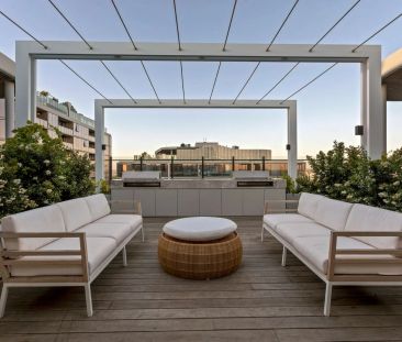 Designer Two Bedroom Apartment plus Study with North Facing City Views - Photo 3