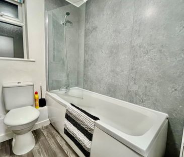 Stanks Drive, LEEDS - Photo 2