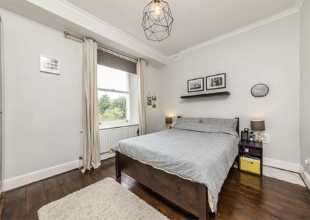 Hopton Road, SW16 2EL, London - Photo 3