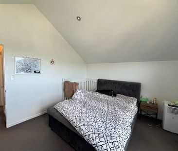 Townhouse in Quetta Street, Ngaio - Photo 3