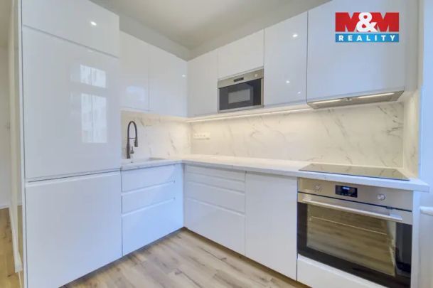Pronájem bytu 2+kk, 68 m - Fotografie 1