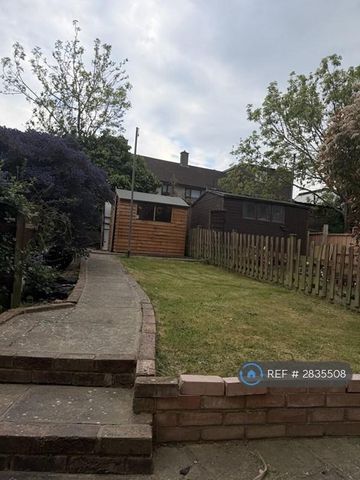 2 bedroom maisonette to rent - Photo 2