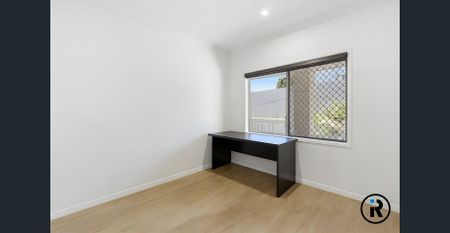 Modern Living in the Heart of Springfield Lakes, Stylish Family Home in The Promenade Precinct - Photo 3