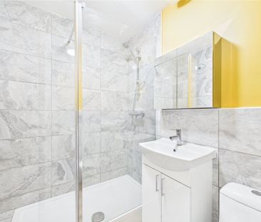 Knowsley Road, Tilehurst, Reading, Berkshire, RG31 - Photo 6