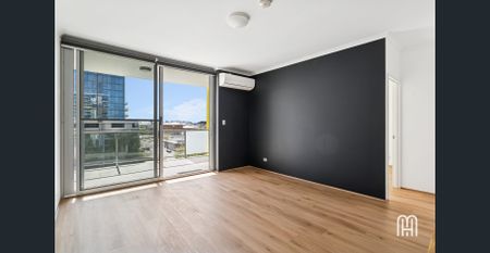 Walk to Everything from This Spacious CBD Apartment - Photo 2