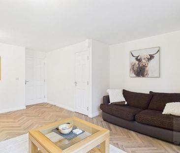 4 bedroom semi-detached house to rent - Photo 5