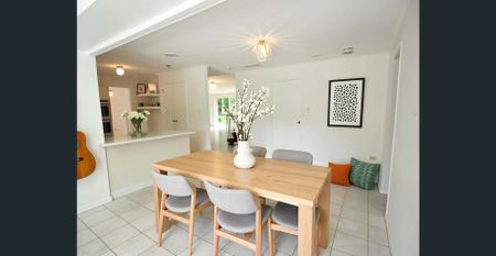 FAMILY HOME - SPACIOUS LIVING - POOL - Photo 3