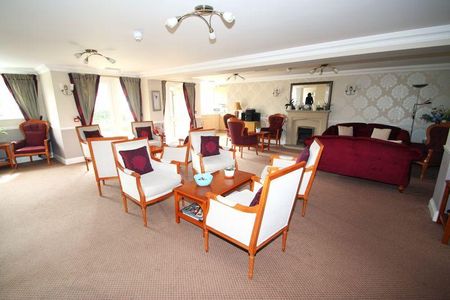 2 bedroom retirement property to rent - Photo 2