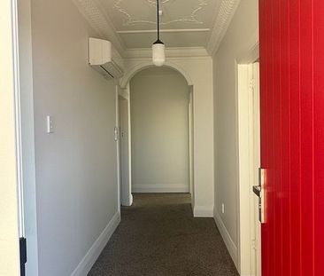 Sunny Brighton 3 Bedroom Home - Photo 6