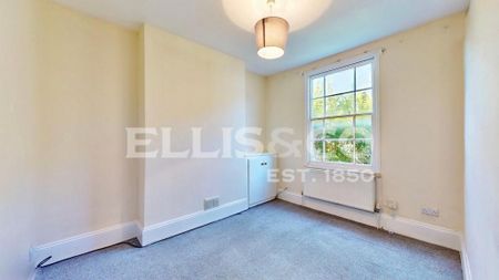 3 bedroom terraced house to rent - Photo 3