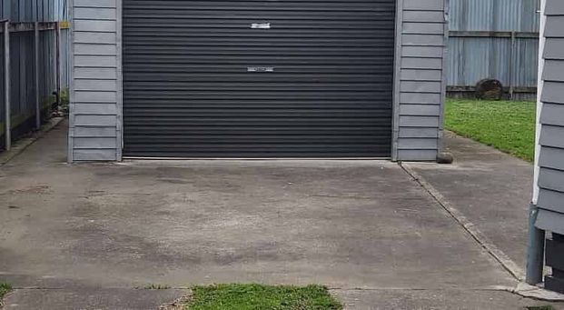 Tidy 3 bedroom family friendly house - Photo 1
