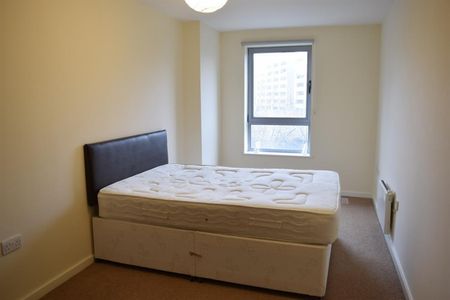 2 bedroom Flat To Let - Photo 4