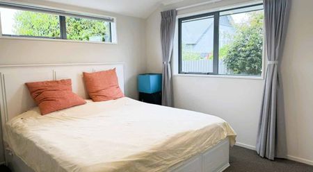 Modern Townhouse Close to Town - Photo 4