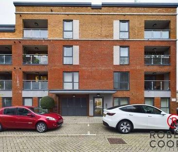 Arla Place, South Ruislip, HA4 - Photo 1