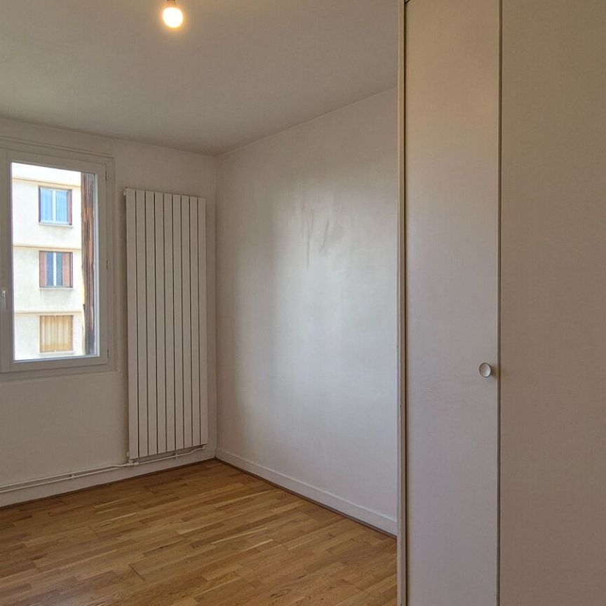 Quatre pièces Mairie d'Ivry - Photo 1