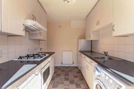 3 bedroom terraced house to rent - Photo 5