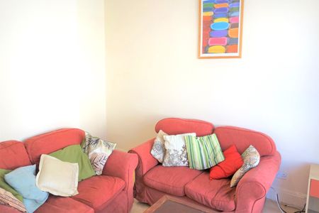 4 bedroom terraced house to rent - Photo 3