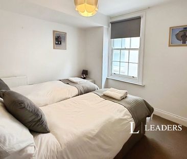 2 bedroom property to rent East Street, Brighton, BN1 - Photo 4