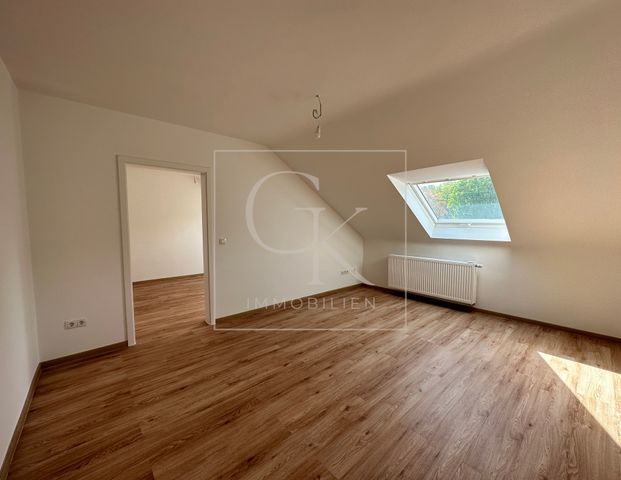 Erstbezug nach Modernisierung von heller gemütlicher DG-Wohnung - Photo 1