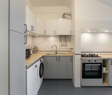 Calçada do Marquês de Abrantes, Lisbon, Lisbon 1200-163 - Photo 5