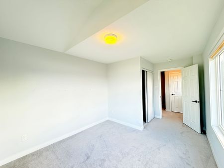 For Lease - 63 Stitch Mews, Stittsville - Munster - Richmond, Ontario - Photo 5