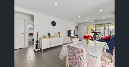 Modern lowset home with easy family living - Photo 3