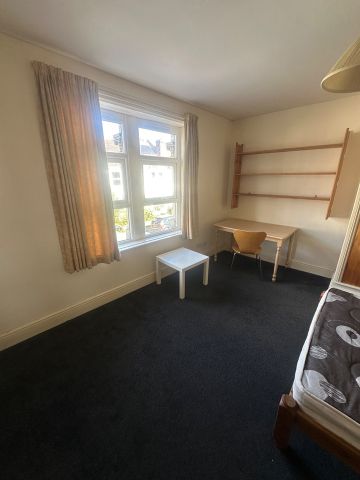 Room in a Shared House, Ashley Down Road, BS7 - Photo 5