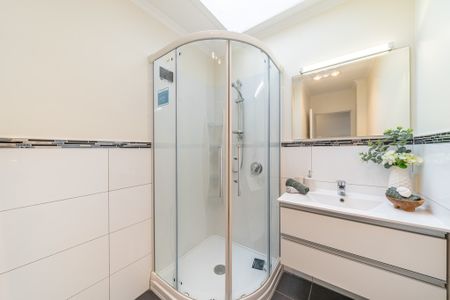 CENTRAL HUTT - Photo 3