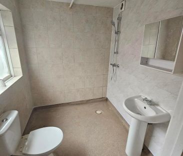 4 bedroom terraced house to rent - Photo 2