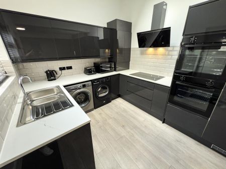 4 bedroom terraced house to rent - Photo 4