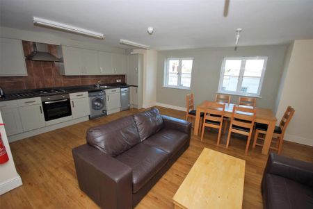 6 bedroom flat to rent - Photo 2