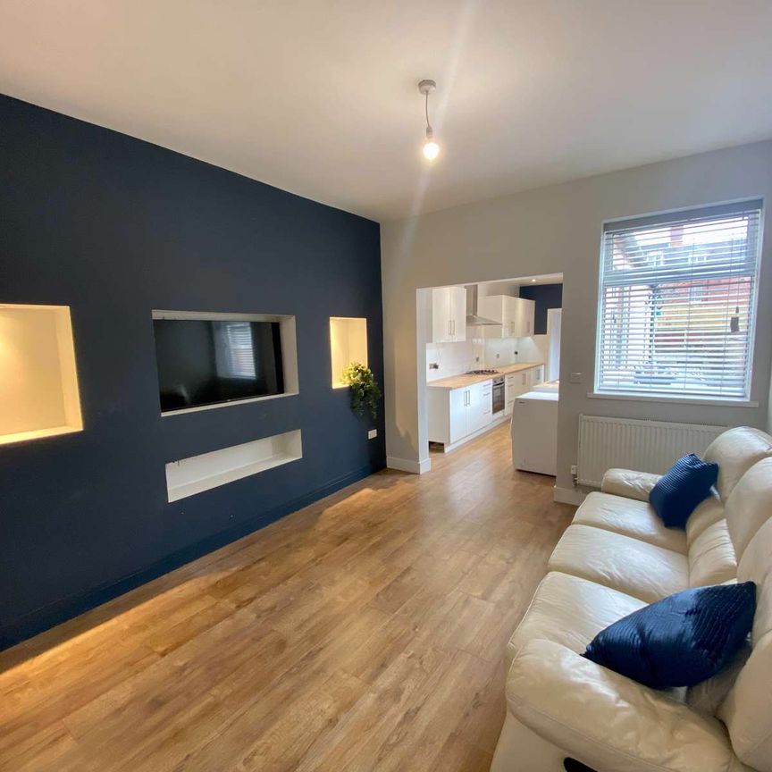 St. Catherines Grove Room 2 - Photo 1