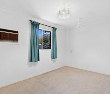 Family-Friendly Living In a Coastal Setting. - Photo 3