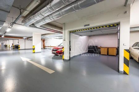 Velký byt 3Kk s balkonem, garáží a sklepem v 11 patře s výtahem - Photo 3