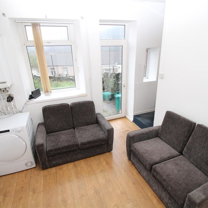 House - Terraced For Rent Laura Street, Pontypridd - Photo 1