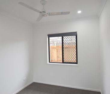 MODERN HOME IN FAMILY ESTATE! - Photo 4