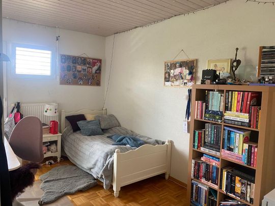 Villa de 7,5 Pièces dans un quartier résidentiel - Photo 1