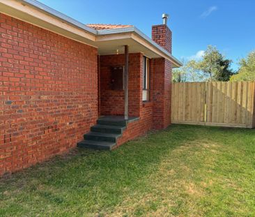 FANTASTIC LOCATION - IMMACULATE COASTAL HOME WITH TIMBER FLOORS - Photo 5