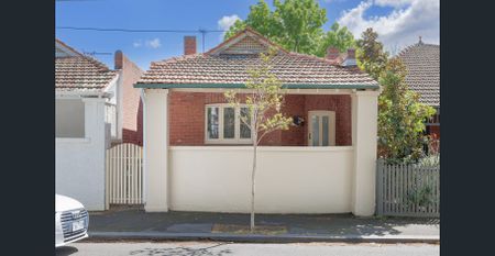 Spacious three bedroom home - Photo 5