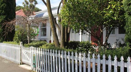 Modern Character Villa in Mt Victoria – Central - Photo 2